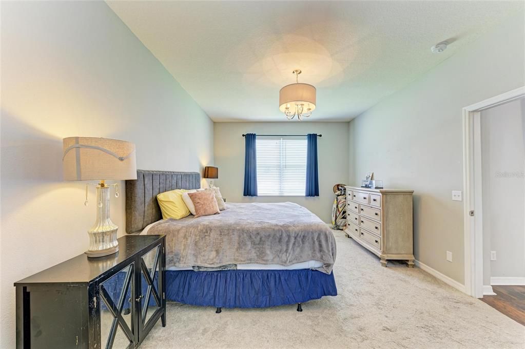 Bedroom, Interior, Pendant Lights, Wood Texture Flooring