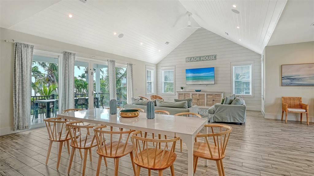 Dining room, Interior, Living room, Recessed Lighting, Wood Texture Flooring