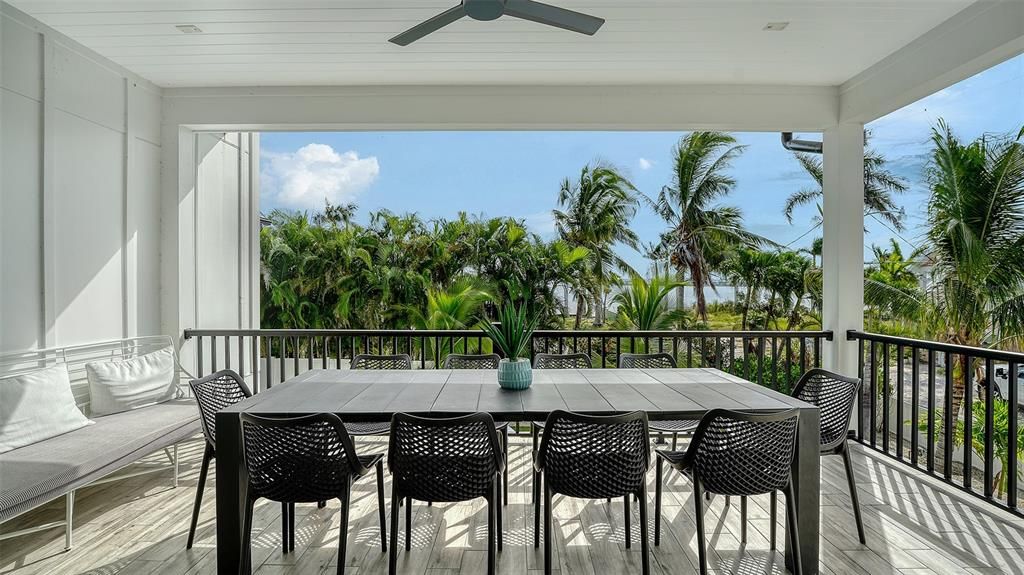 Dining room, Interior