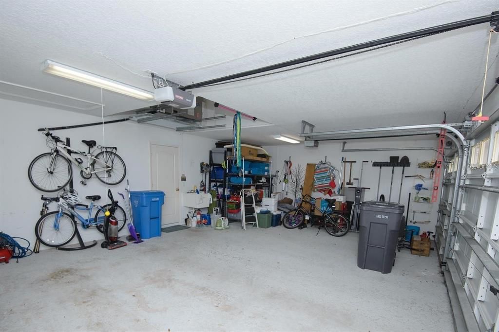 Garage, Interior