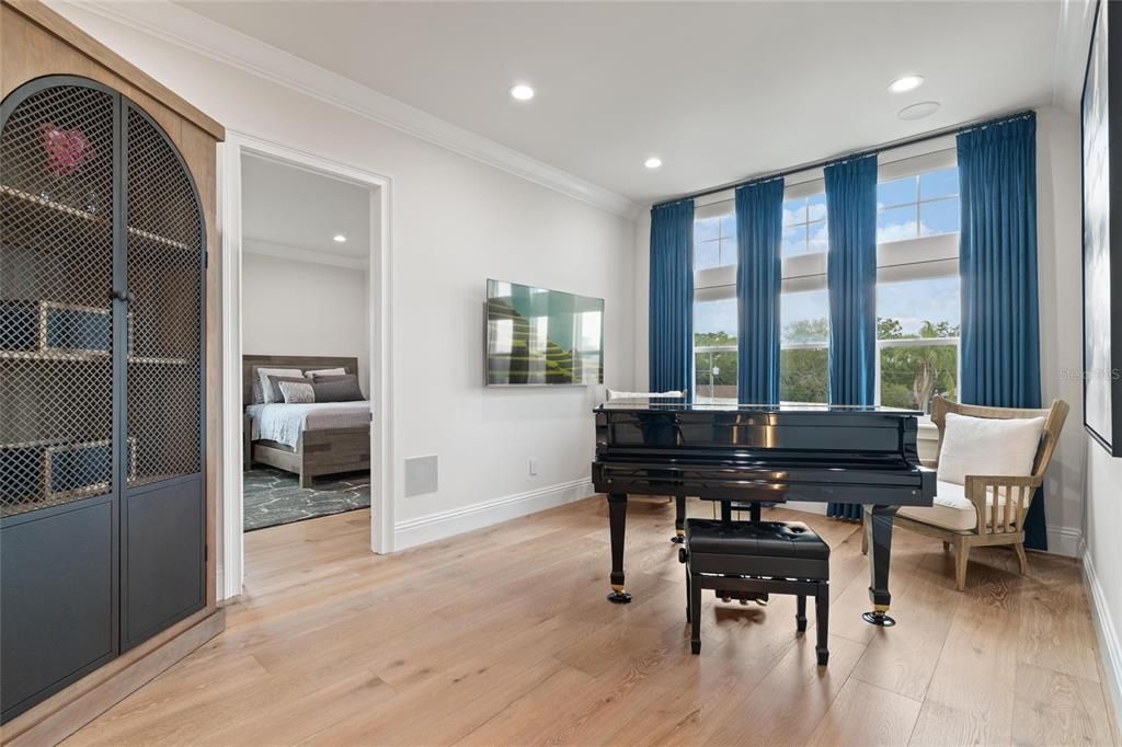 Bedroom, Interior, Piano, Recessed Lighting, Wood Texture Flooring