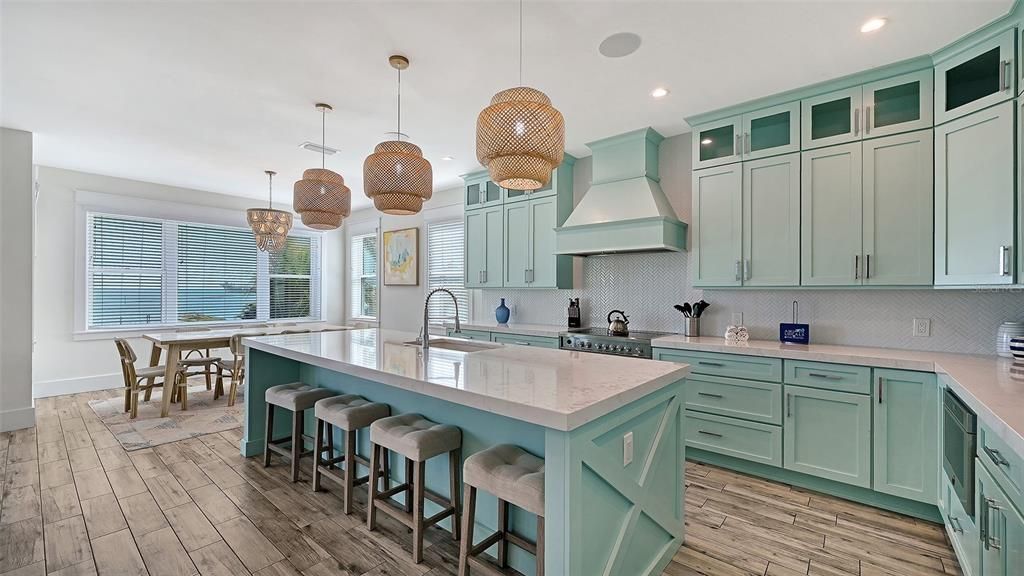 Dining room, Interior, Kitchen, Pendant Lights, Recessed Lighting, Wood Texture Flooring