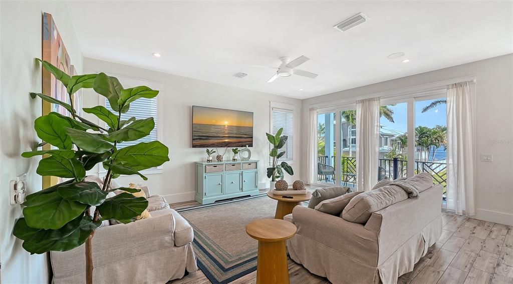 Interior, Living room, Recessed Lighting, Water, Wood Texture Flooring
