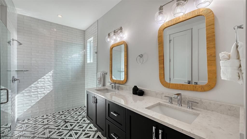 Bathroom, Dual Sink Vanities, Interior, Recessed Lighting