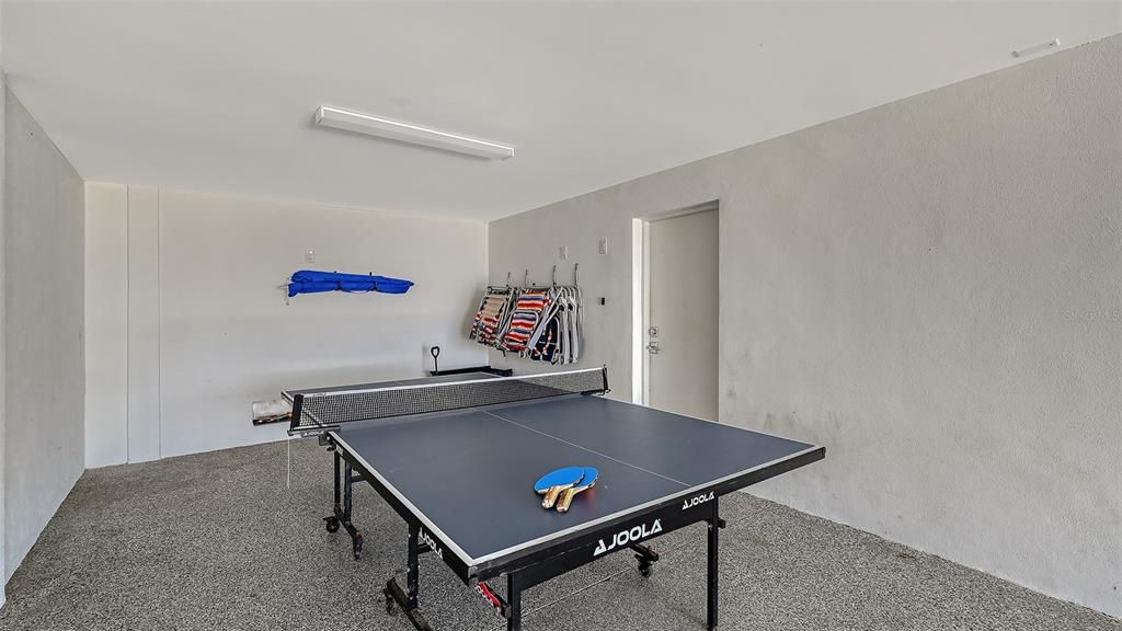 Game Room, Interior