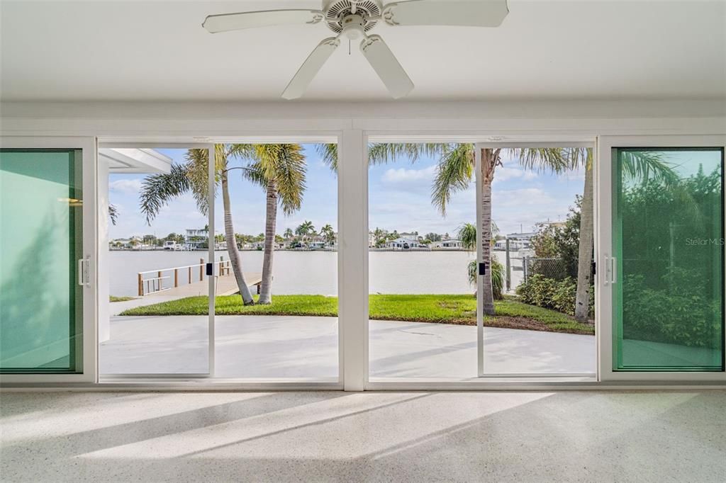 Interior, Sun Room, Water
