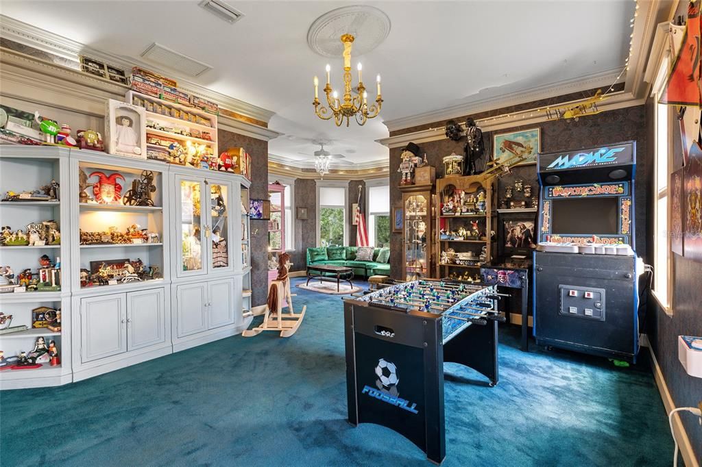 Chandelier, Game Room, Interior