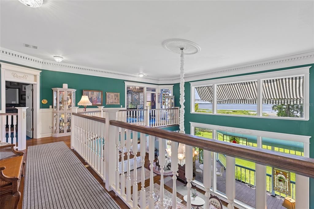 Chandelier, Interior