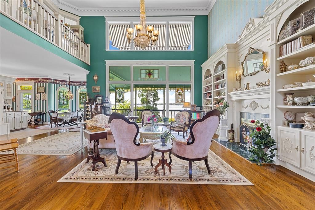Chandelier, Dining room, Fireplace, Interior, Wood Texture Flooring