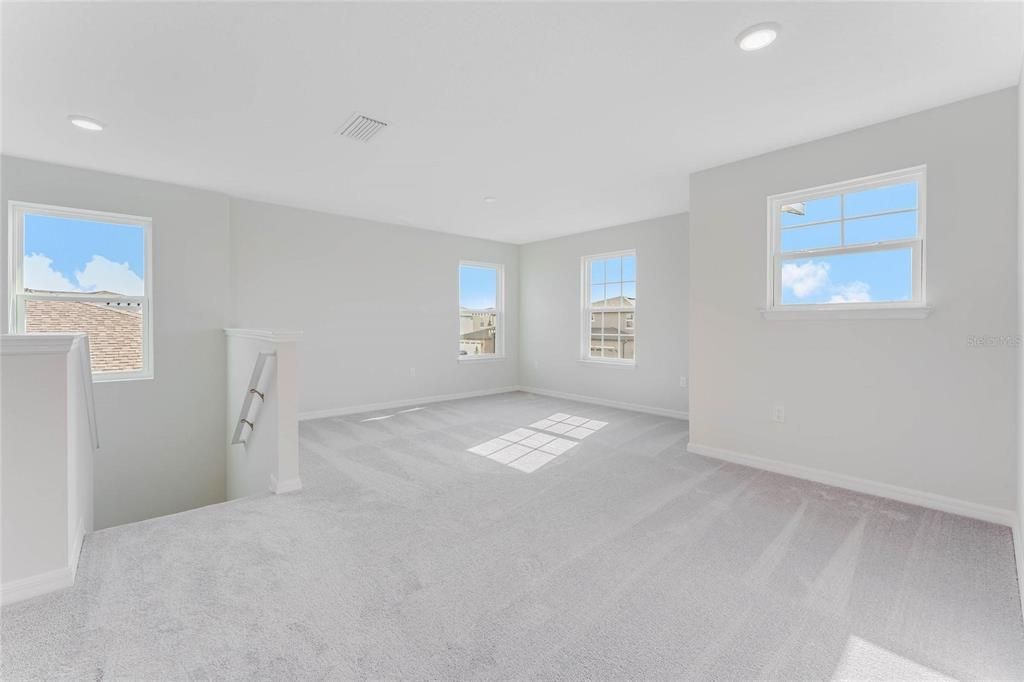Empty room, Interior, Recessed Lighting
