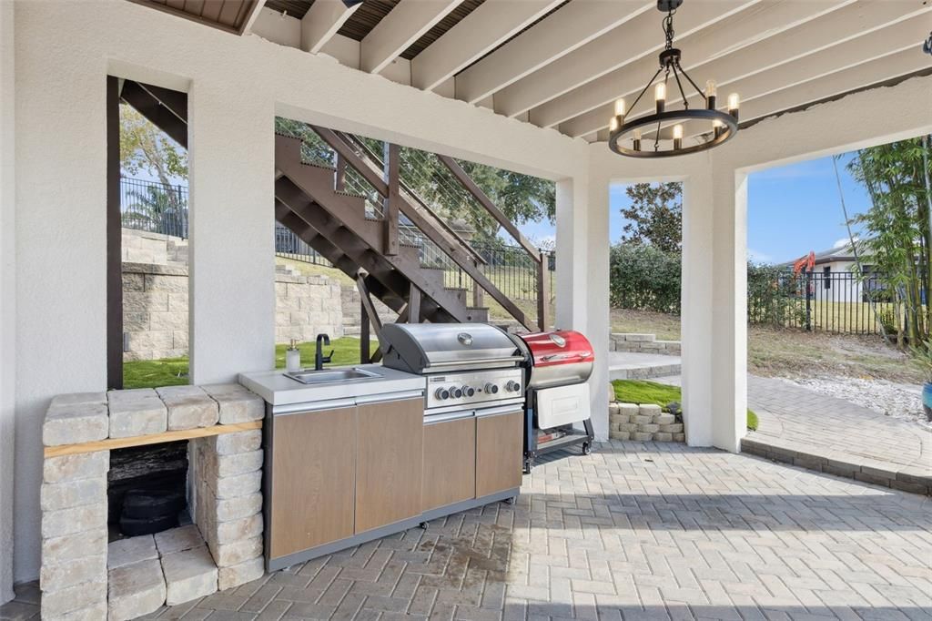 Exterior, Outdoor Kitchen