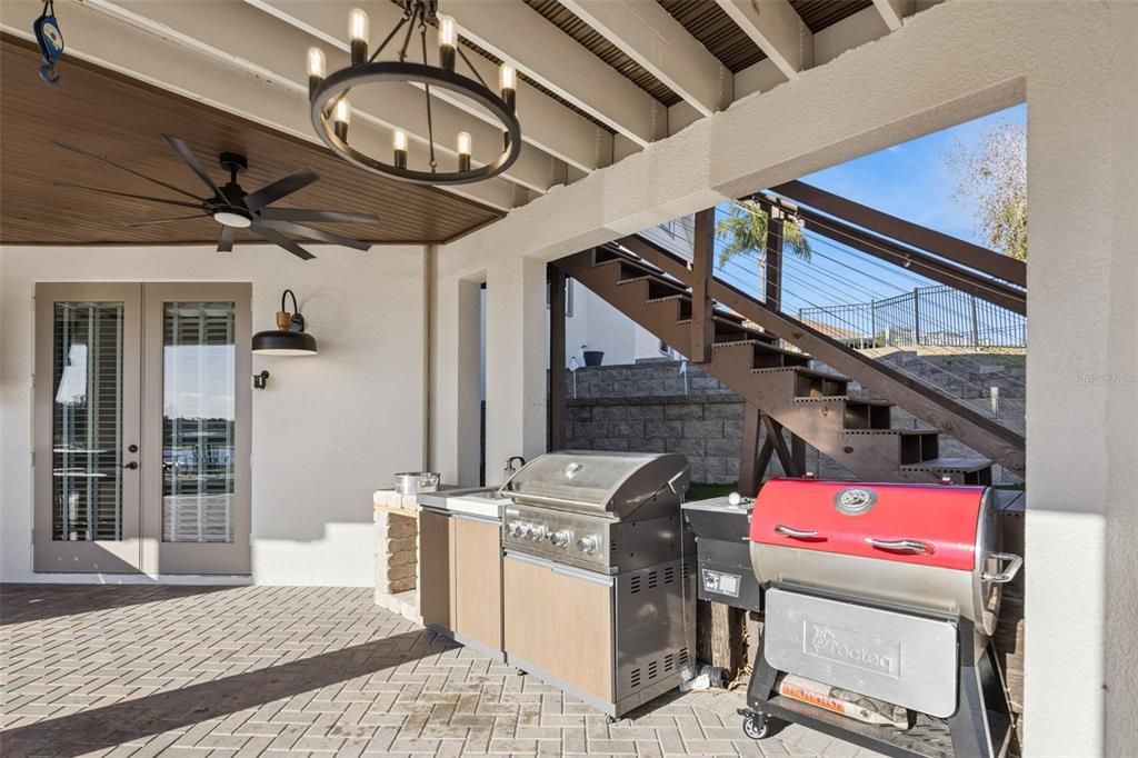 Exterior, Outdoor Kitchen