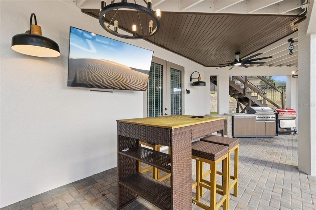 Exterior, Outdoor Kitchen