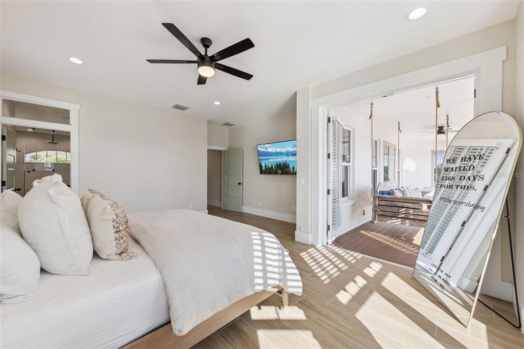 Bedroom, Interior, Pendant Lights, Recessed Lighting, Wood Texture Flooring