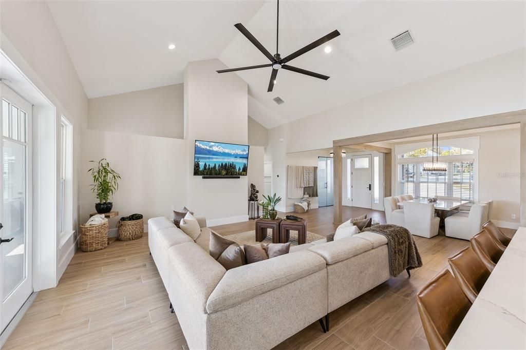 Dining room, Interior, Living room, Pendant Lights, Recessed Lighting, Wood Texture Flooring