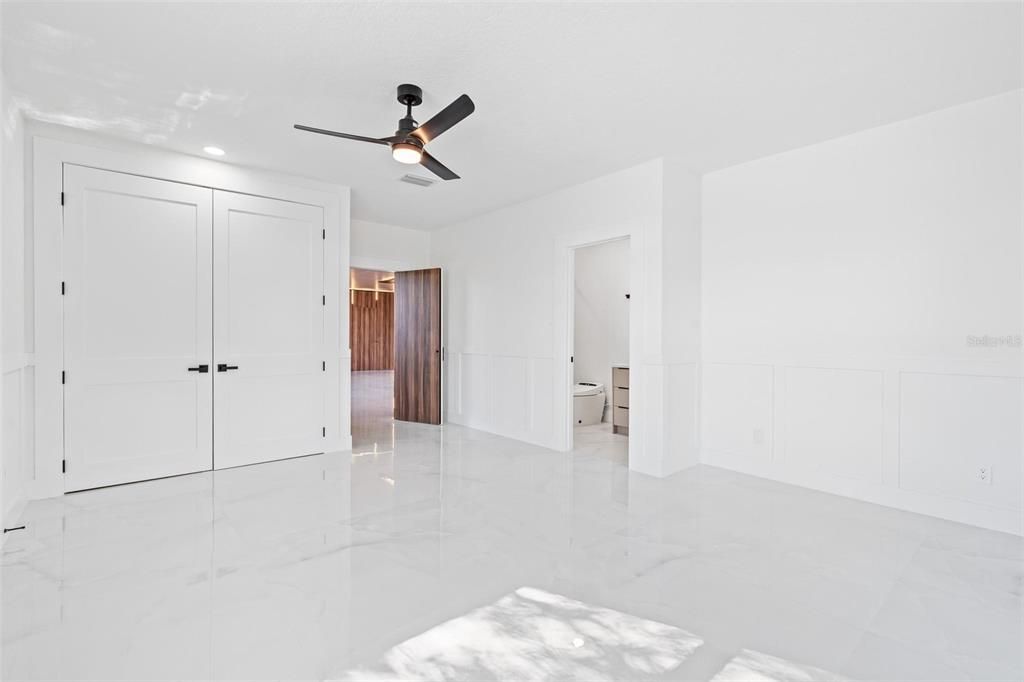 Bathroom, Empty room, Interior, Marble, Recessed Lighting