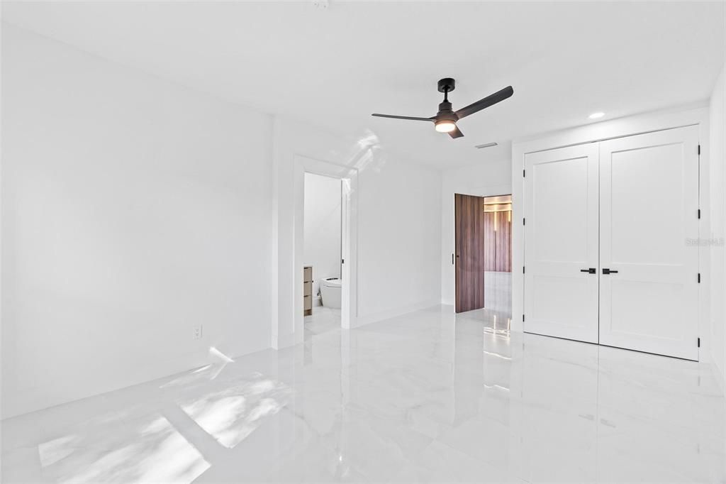 Bathroom, Empty room, Interior, Marble, Recessed Lighting