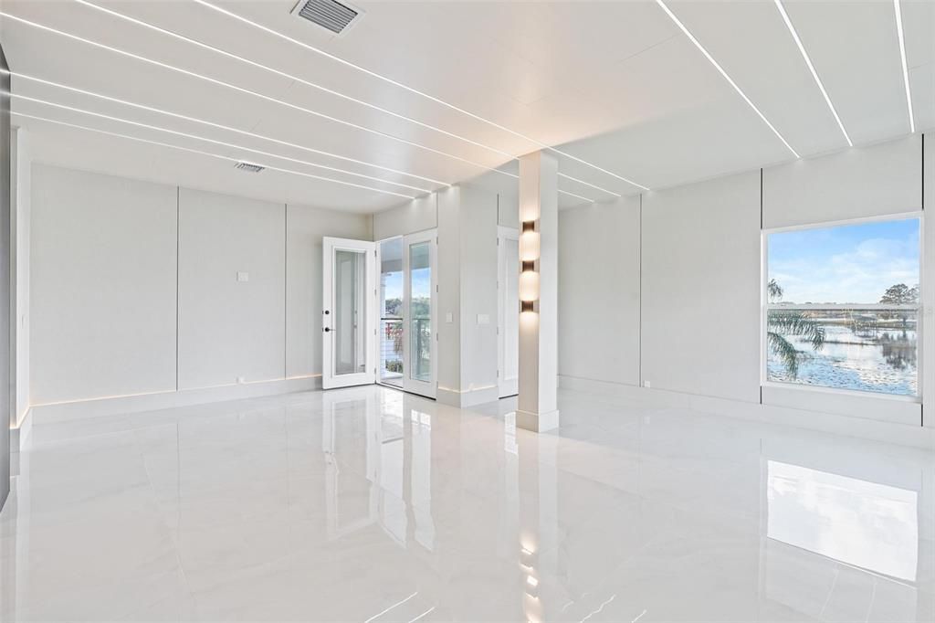 Empty room, Interior, Water