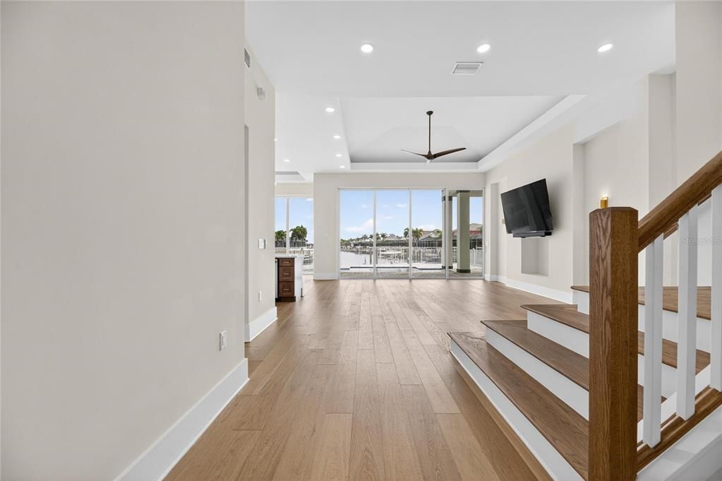 Interior, Recessed Lighting, Wood Texture Flooring