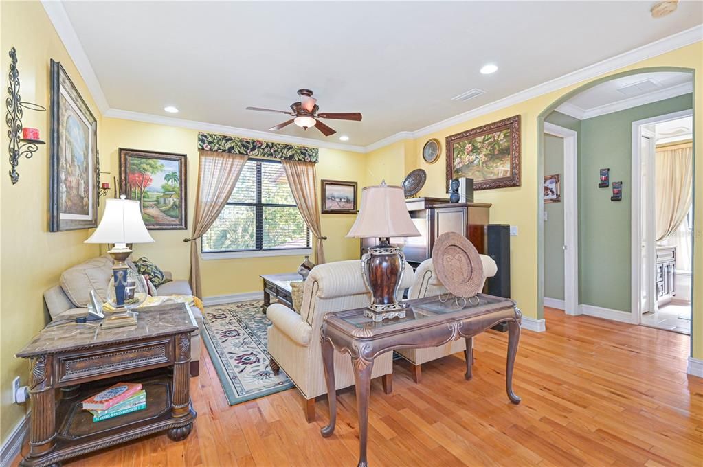 Interior, Recessed Lighting, Wood Texture Flooring