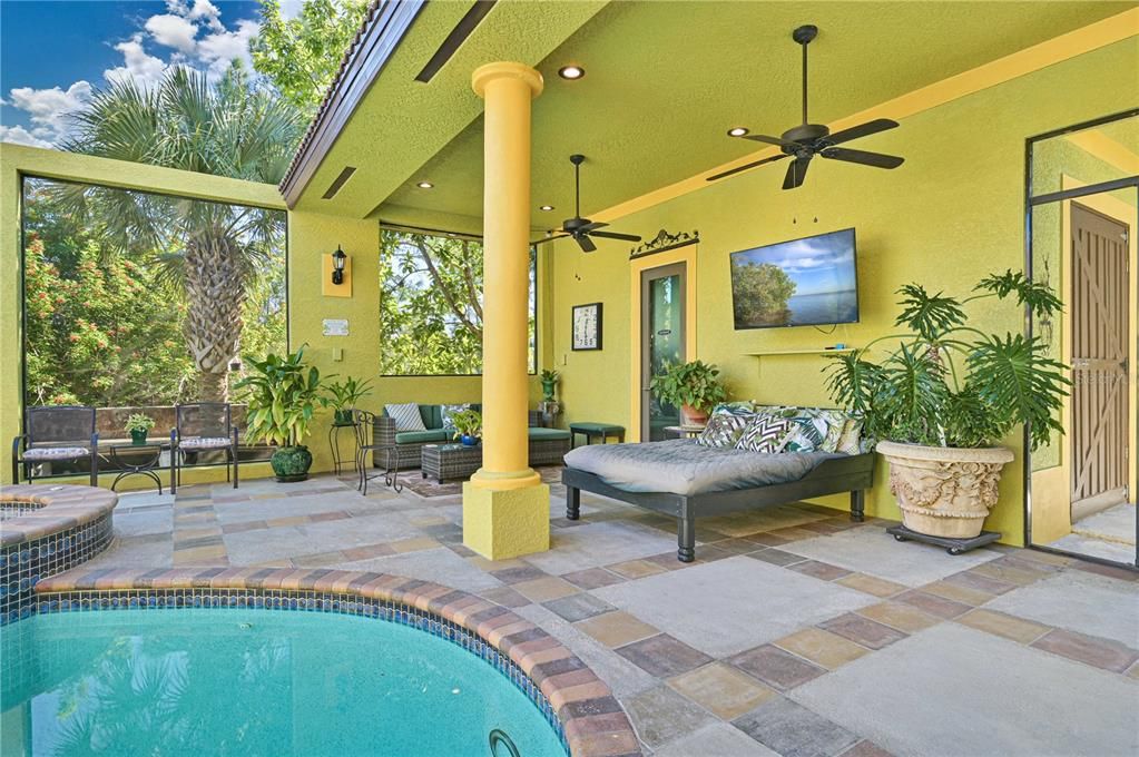 Exterior, Pool, Recessed Lighting