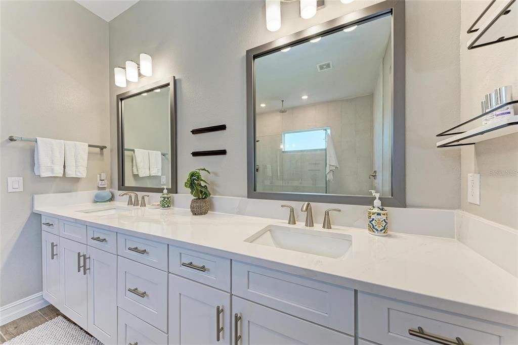 Bathroom, Dual Sink Vanities, Interior, Recessed Lighting