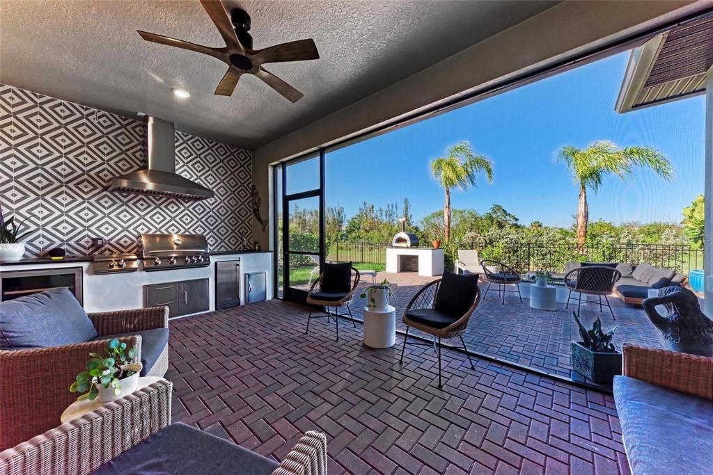 Interior, Stainless Steel Appliances