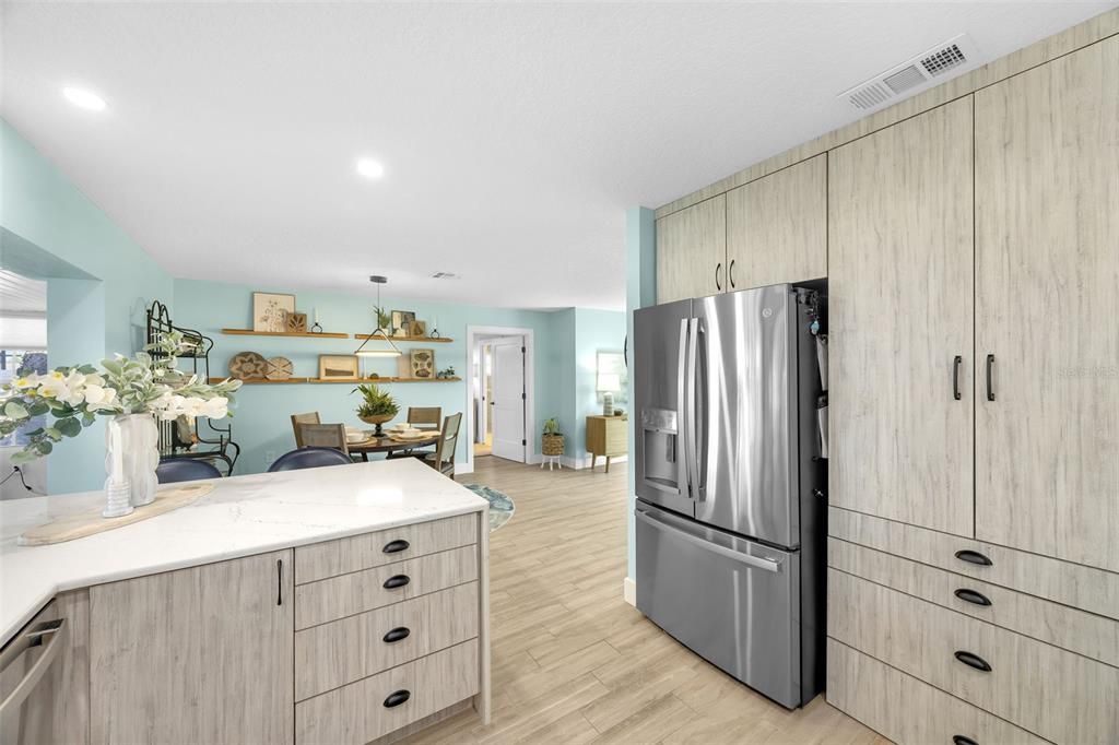 Dining room, Interior, Kitchen, Pendant Lights, Recessed Lighting, Wood Texture Flooring