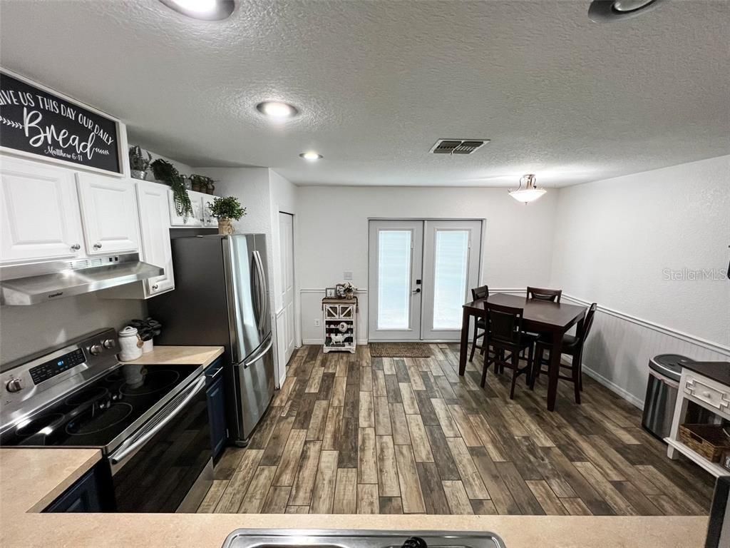 Dining room, Interior, Kitchen, Recessed Lighting, Wood Texture Flooring