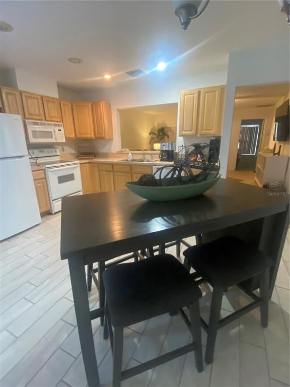 Dining room, Interior, Kitchen, Recessed Lighting