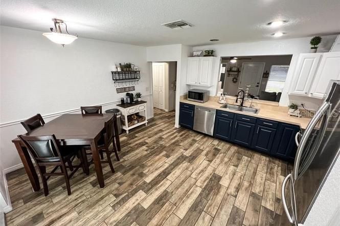 Dining room, Interior, Kitchen, Stainless Steel Appliances, Wood Texture Flooring