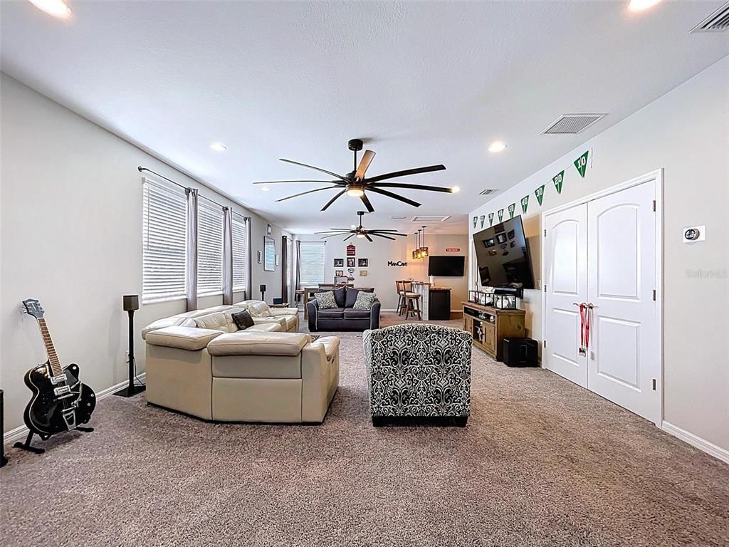 Interior, Living room, Pendant Lights, Recessed Lighting