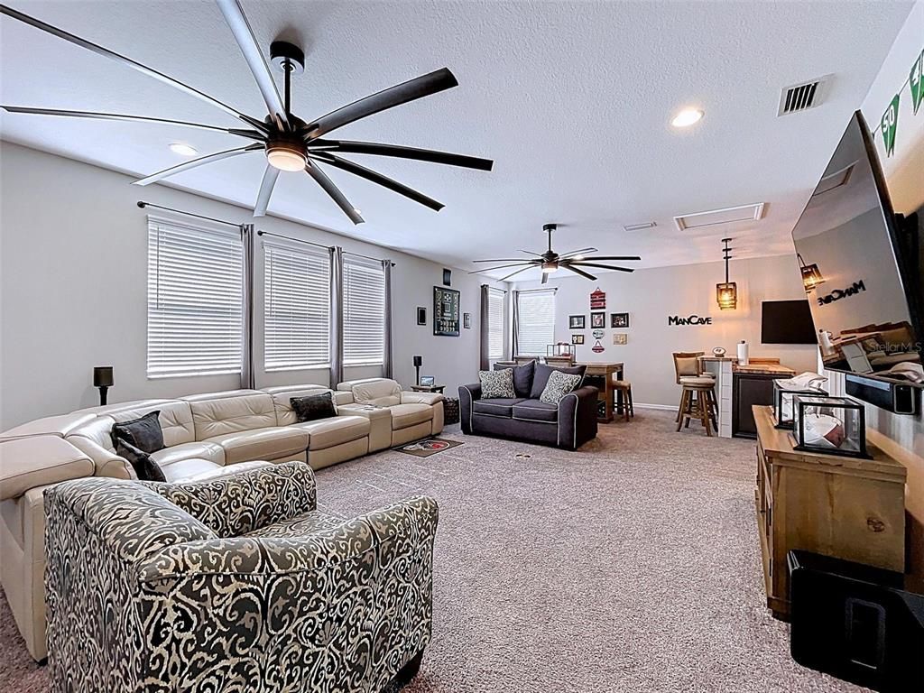 Dining room, Interior, Living room, Pendant Lights, Recessed Lighting