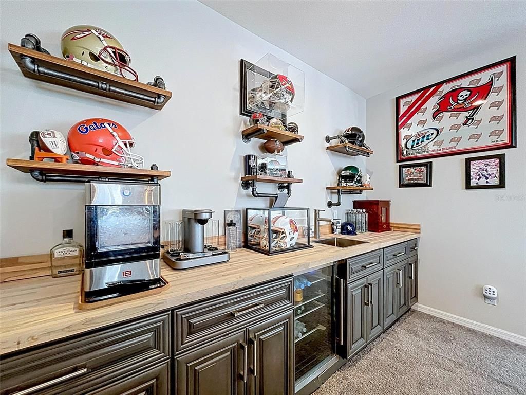 Home Office, Interior