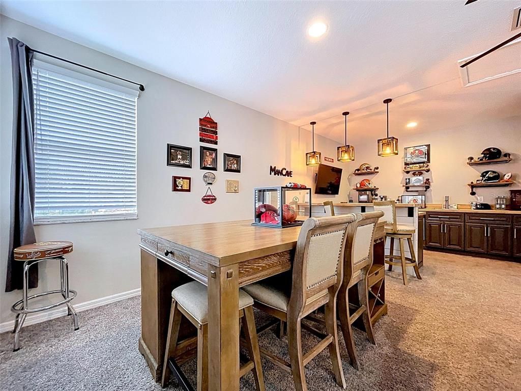 Dining room, Interior, Pendant Lights, Recessed Lighting