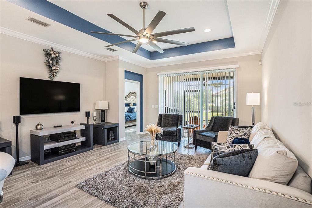 Interior, Living room, Recessed Lighting, Wood Texture Flooring