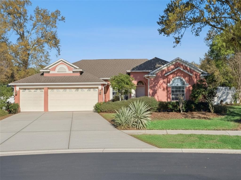 Attached, Exterior, Facade, Brick Facade, Ranch