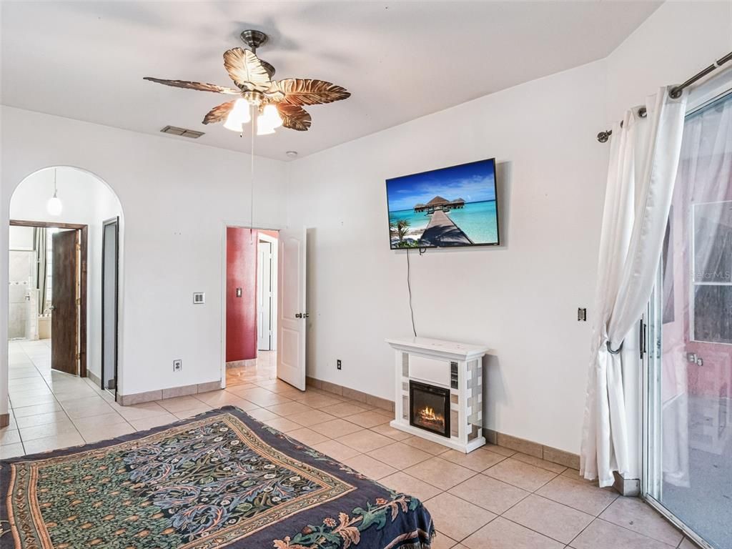 Fireplace, Interior, Pendant Lights