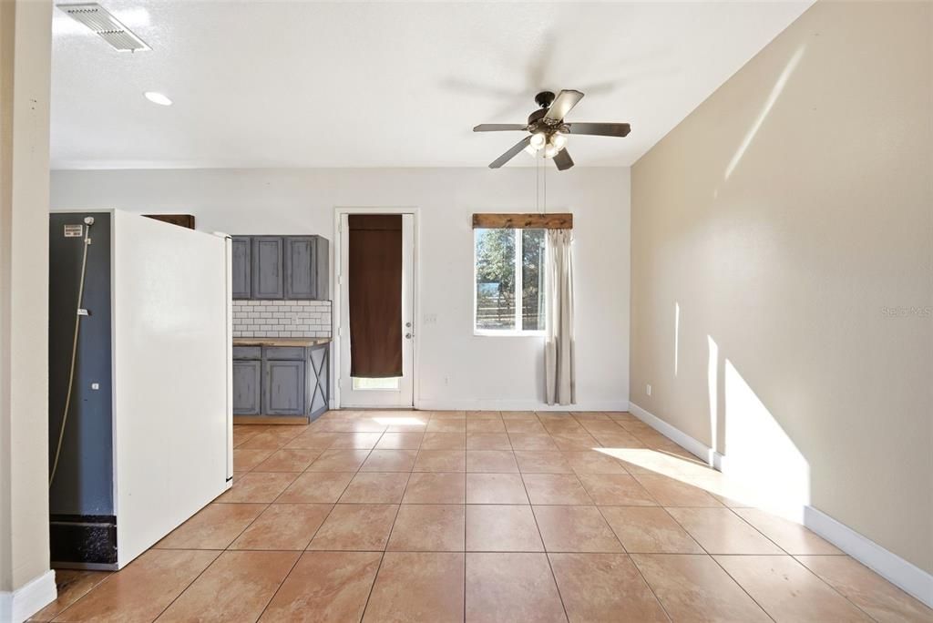 Empty room, Interior, Kitchen, Recessed Lighting