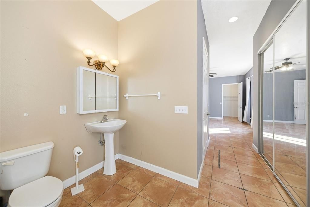 Bathroom, Interior, Recessed Lighting