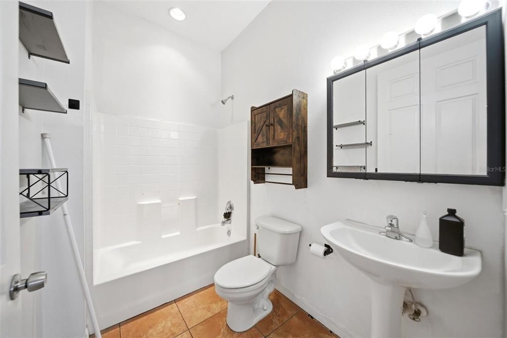 Bathroom, Interior, Recessed Lighting