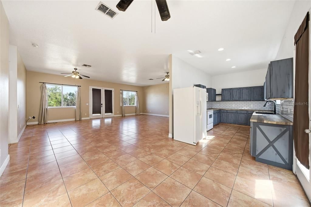 Empty room, Interior, Kitchen, Recessed Lighting