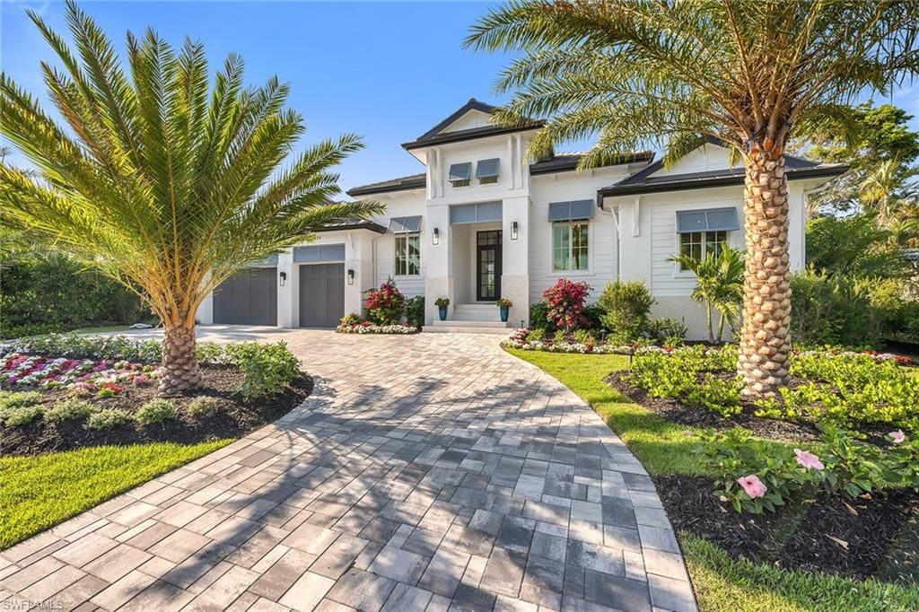 Backyard, Exterior, Facade, Mediterranean