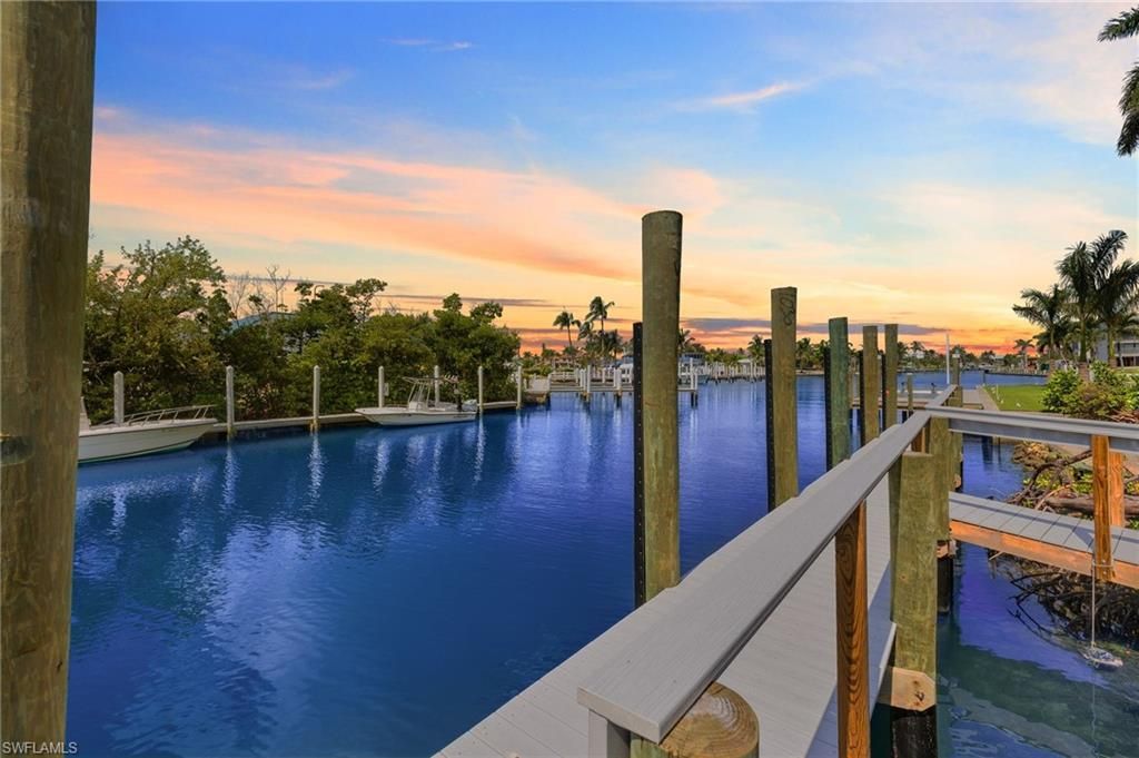 Exterior, Pool, Water