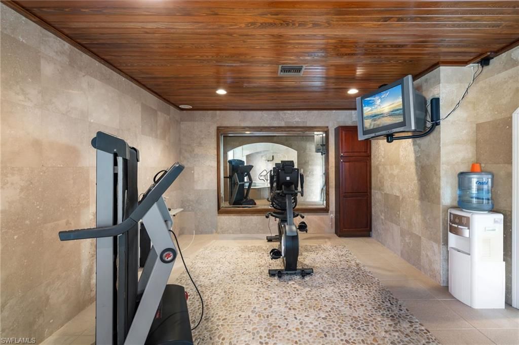 Fitness Equipment, Interior, Recessed Lighting, Wooden Ceilings