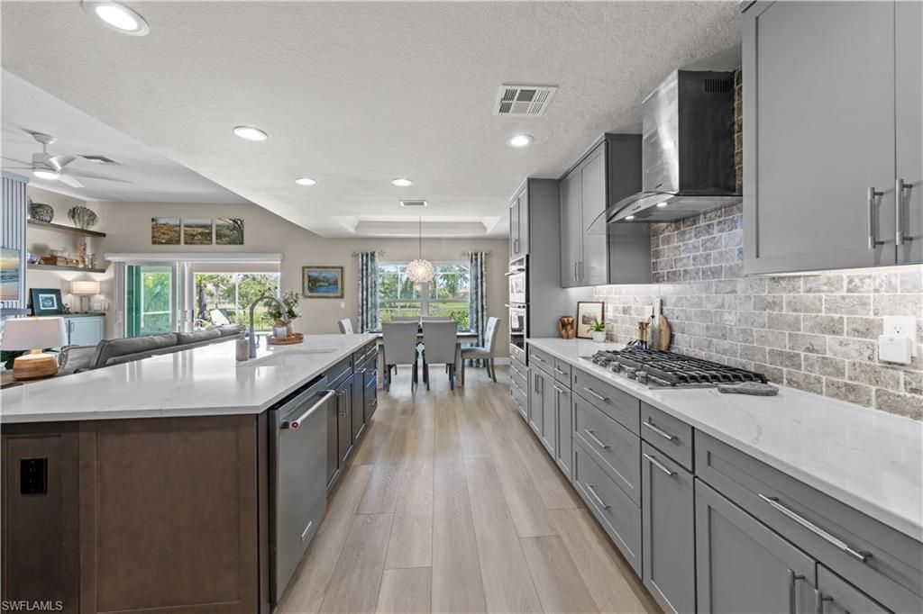 Dining room, Interior, Kitchen, Pendant Lights, Recessed Lighting, Wood Texture Flooring