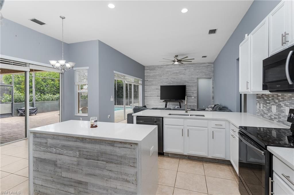 Chandelier, Interior, Kitchen, Pendant Lights, Recessed Lighting, Stone Walls