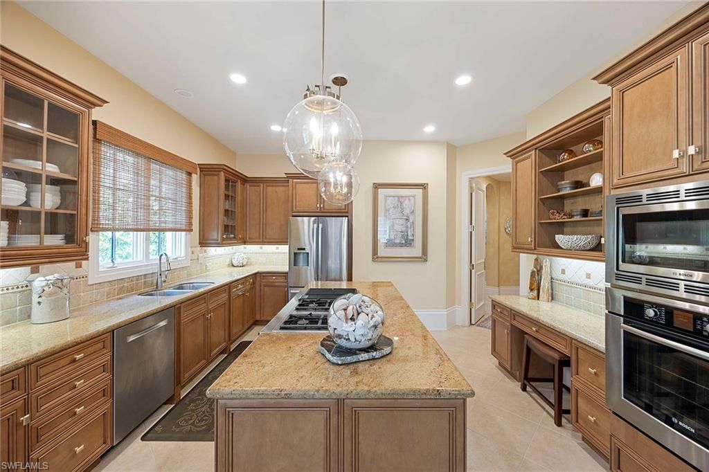 Interior, Kitchen, Pendant Lights, Recessed Lighting, Stainless Steel Appliances