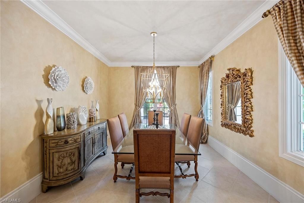Chandelier, Dining room, Interior