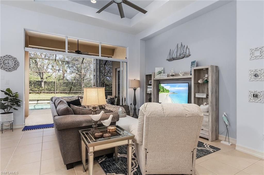 Interior, Living room, Water